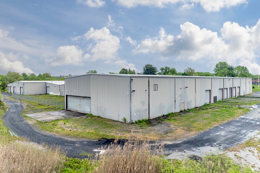 2618 Route 302, Middletown, NY for lease - Building Photo - Image 3 of 6