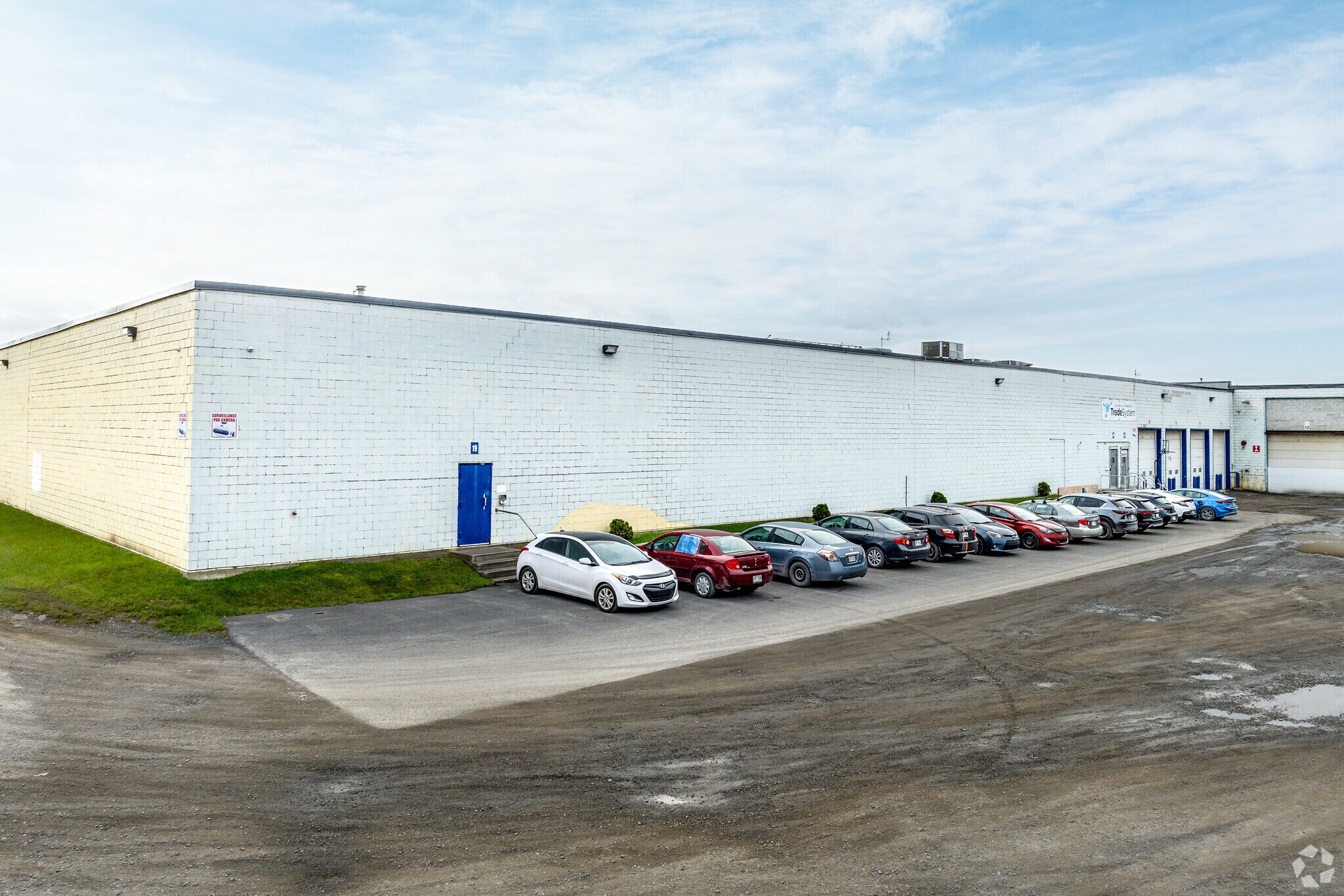 325 Rue Christine, Saint-jean-sur-richelieu, QC à vendre Photo du bâtiment- Image 1 de 1