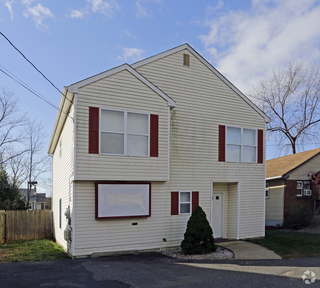 176B Buckelew Ave, Jamesburg, NJ à vendre - Photo principale - Image 1 de 1