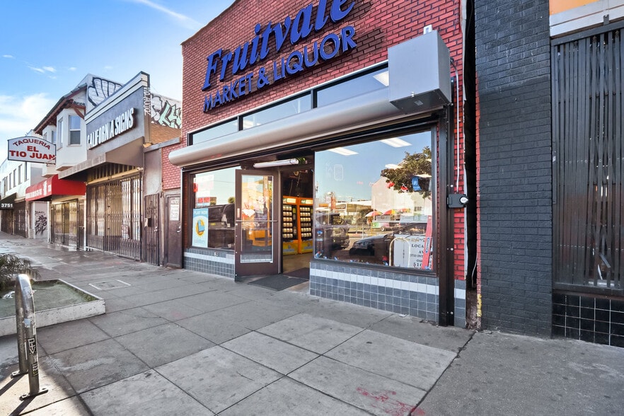 3715 International Blvd, Oakland, CA à vendre - Photo du bâtiment - Image 2 de 30
