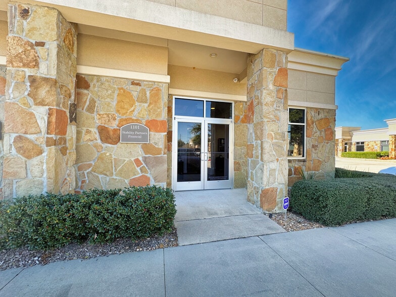 20008 Champion Forest Dr, Spring, TX for sale - Building Photo - Image 2 of 7