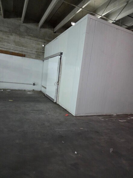 7282-7302 NW 70th St, Miami, FL à louer - Photo du bâtiment - Image 3 de 7