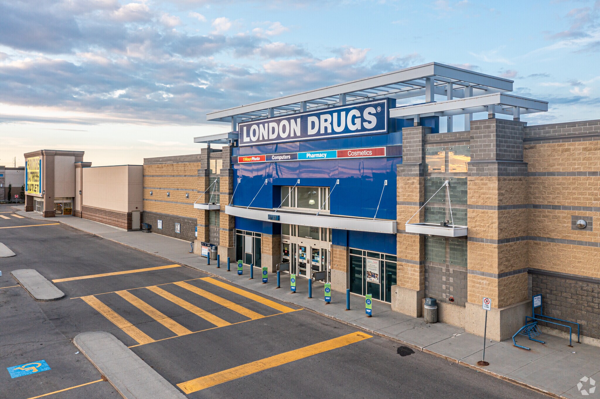 9704-9730 19th Ave NW, Edmonton, AB for lease Primary Photo- Image 1 of 6
