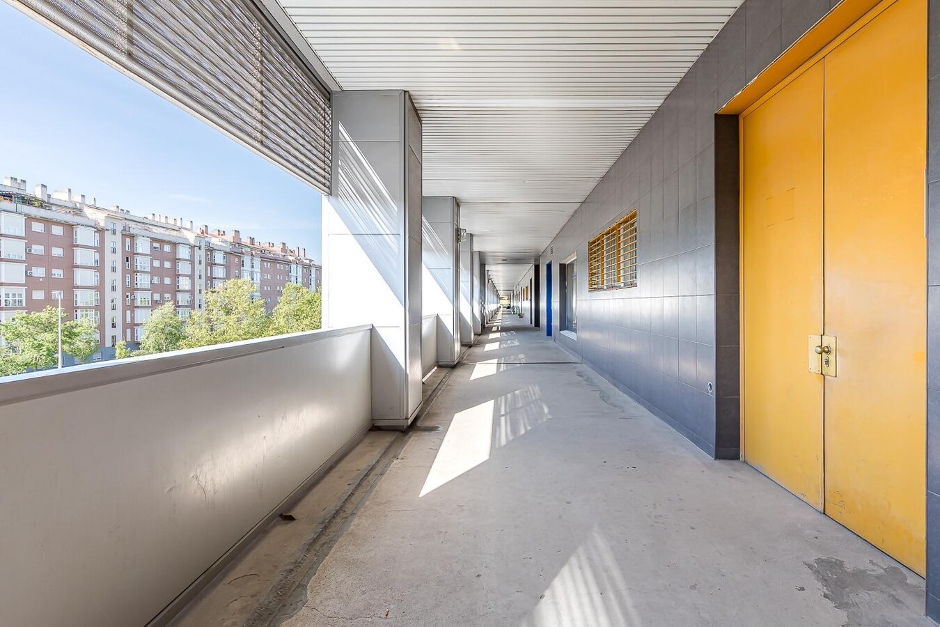 Calle de Isabel Colbrand, 10-12, Madrid, MAD 28050 - - - Interior Photo - Image 1 of 12