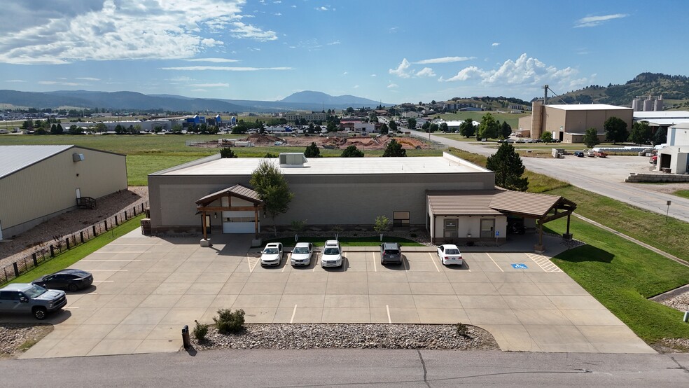 215 Industrial Dr, Spearfish, SD for sale - Building Photo - Image 1 of 32