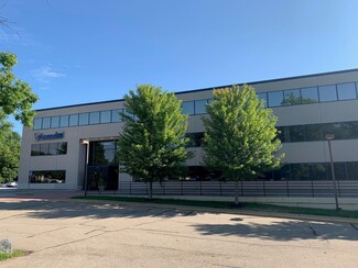 Plus de détails pour 10125 Crosstown Cir, Eden Prairie, MN - Bureau à vendre