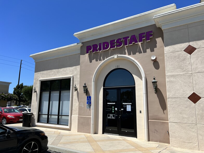 111-195 E Gonzales Rd, Oxnard, CA for lease - Building Photo - Image 1 of 21