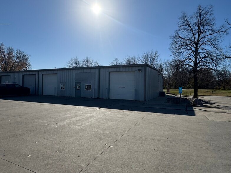 9289 Swanson Blvd, Clive, IA à vendre - Photo du bâtiment - Image 3 de 9
