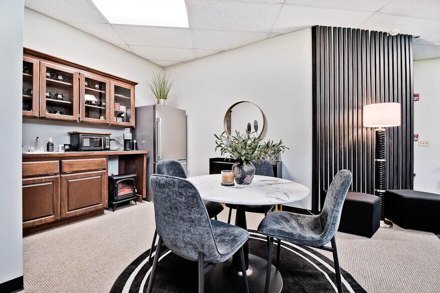 1700 Industrial Drive, Rogers, AR à vendre - Photo intérieure - Image 3 de 25