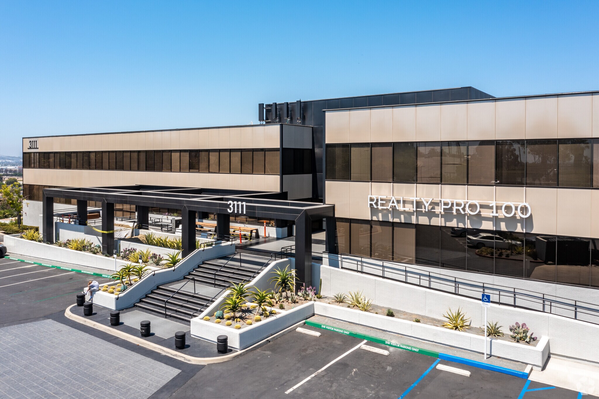 3111 N Tustin Ave, Orange, CA à louer Photo principale- Image 1 de 51