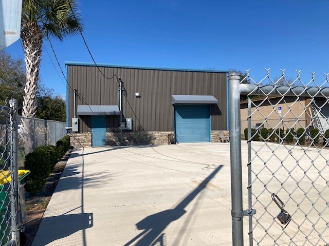 127 SW Irwin Ave, West Melbourne, FL à vendre Photo principale- Image 1 de 13