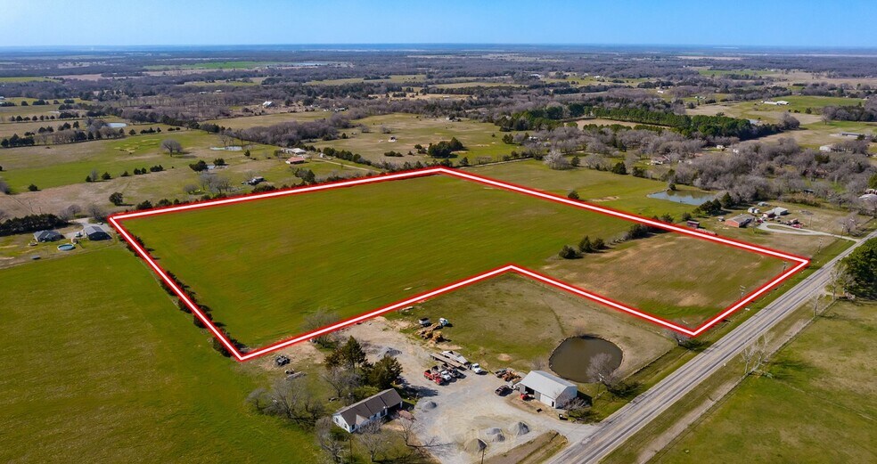 7413 N State Highway 78, Bonham, TX à vendre - Photo du bâtiment - Image 2 de 5