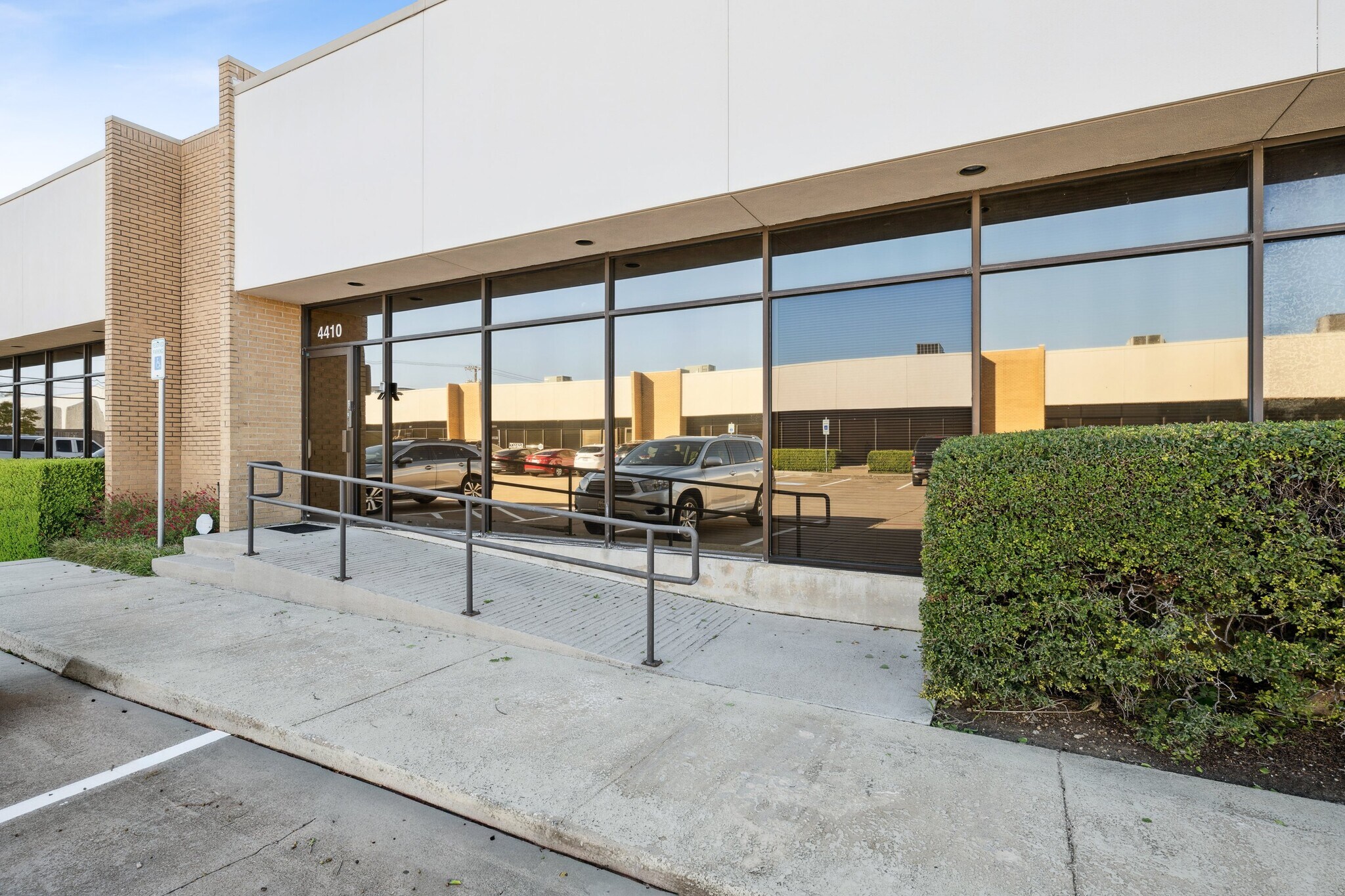 4400-4440 Beltway Dr, Addison, TX à louer Photo principale- Image 1 de 13