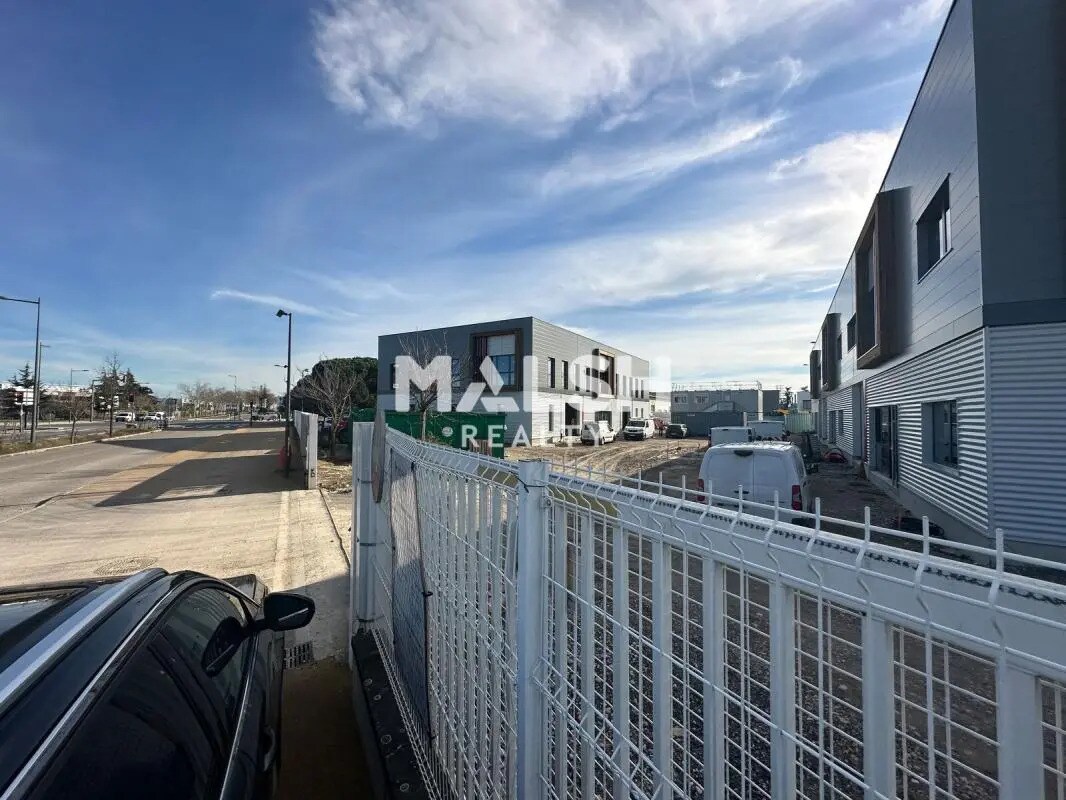 Bureau dans Vaulx-en-Velin à louer Photo du bâtiment- Image 1 de 7