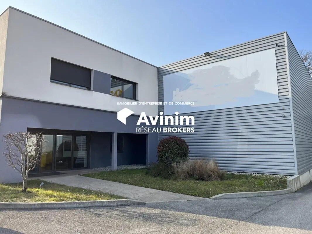 Flex in Chaponost for lease Building Photo- Image 1 of 19