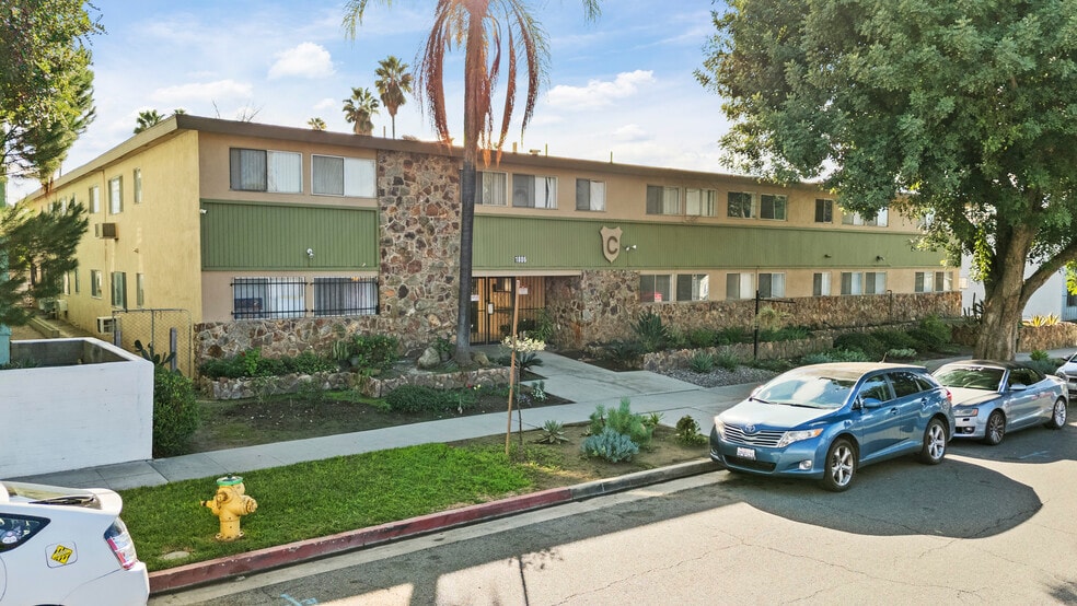 1806 Loma Vista St, Riverside, CA for sale - Building Photo - Image 2 of 8