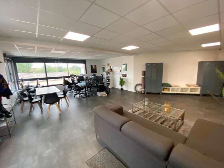 65 Rue Des Rigondes, Bagnolet for lease - Interior Photo - Image 1 of 4