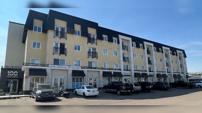10507 100 Av, Morinville, AB for sale - Primary Photo - Image 1 of 1