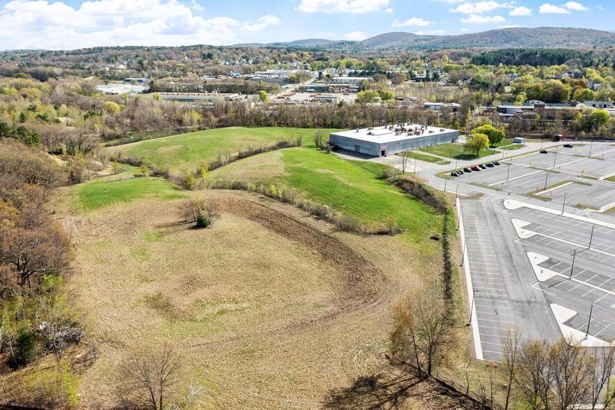 139 Intervale Rd, Fitchburg, MA for sale - Primary Photo - Image 1 of 5