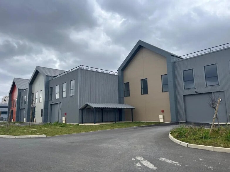 9 Rue Transversale, Gennevilliers for lease - Building Photo - Image 3 of 28