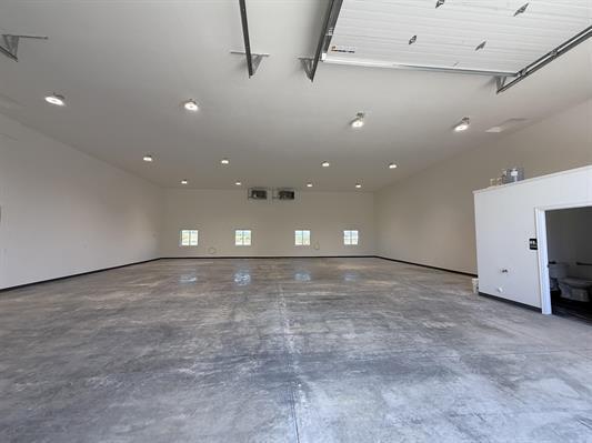 7645 Grinde Rd, Deforest, WI à vendre - Photo intérieure - Image 2 de 8