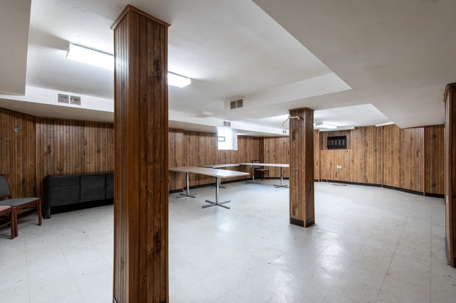 8725 S May St, Chicago, IL for sale - Interior Photo - Image 2 of 39