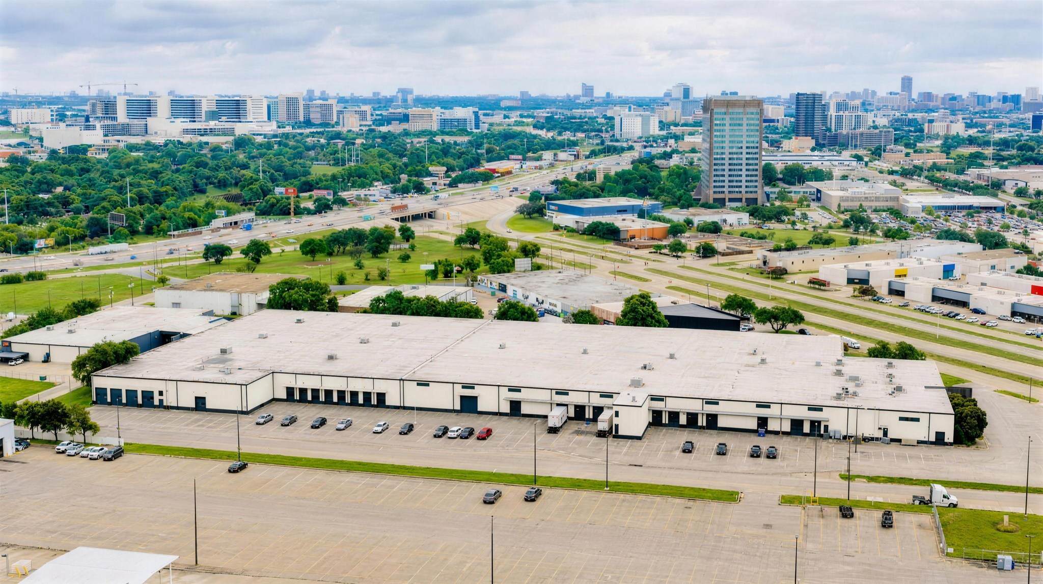 3191 Commonwealth Dr, Dallas, TX à vendre Photo du bâtiment- Image 1 de 9