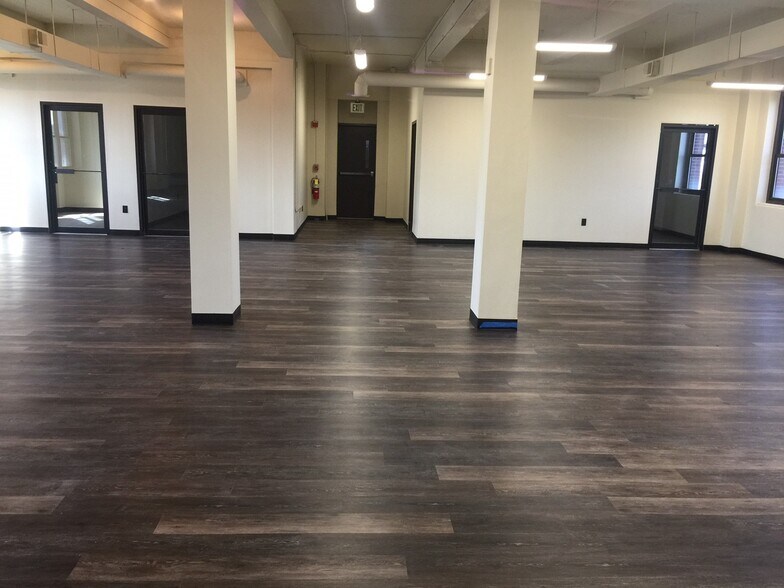 1000 Sanger Ave, Oceanport, NJ à louer - Photo intérieure - Image 3 de 8