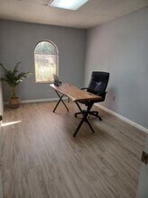1302-1310 N Main St, Kissimmee, FL à louer Photo intérieure- Image 1 de 4