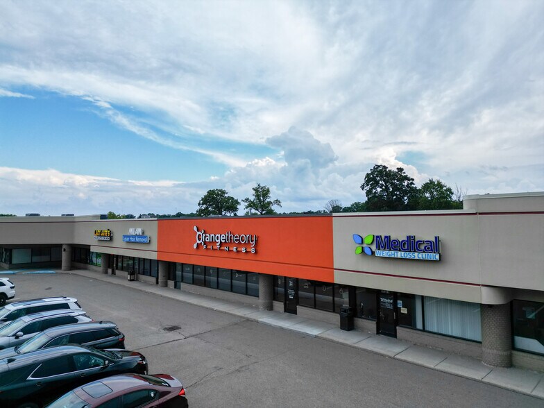 30211-30295 Woodward Ave, Royal Oak, MI à louer - Photo du bâtiment - Image 2 de 6