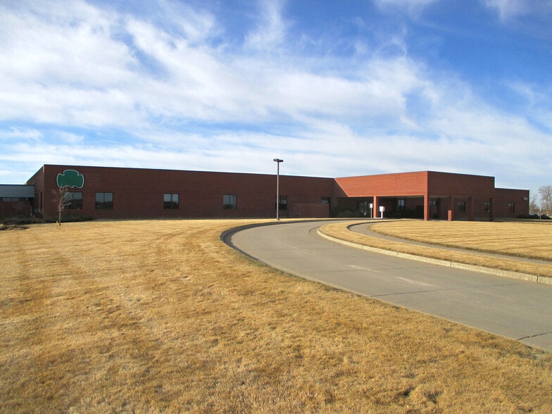 1721 Burlington Dr, Bismarck, ND à louer - Photo du bâtiment - Image 3 de 4