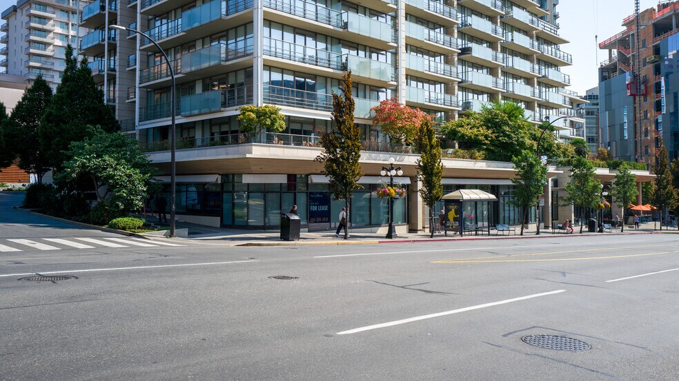 707 Courtney St, Victoria, BC à vendre - Photo du bâtiment - Image 2 de 5