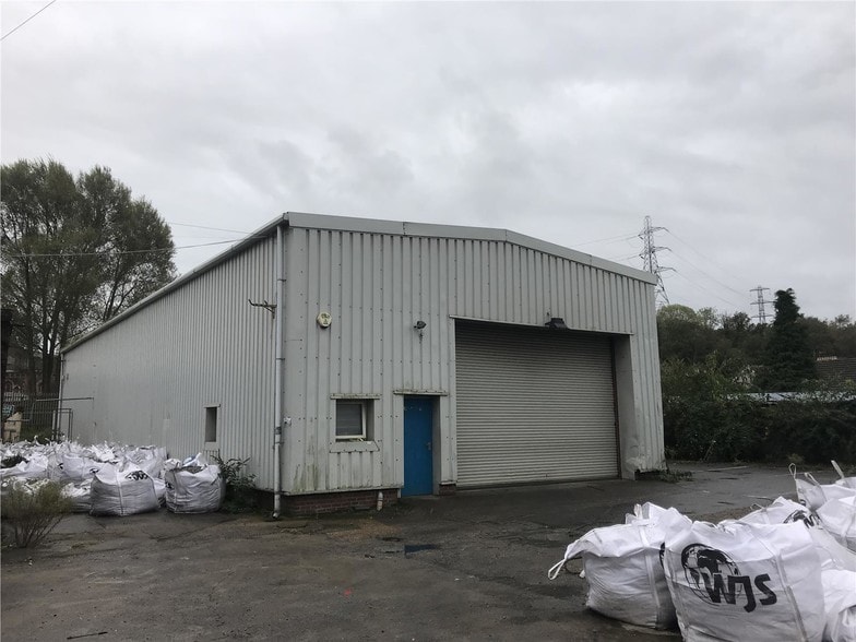 Units 10-12 Regent St, Neath for lease - Building Photo - Image 2 of 4