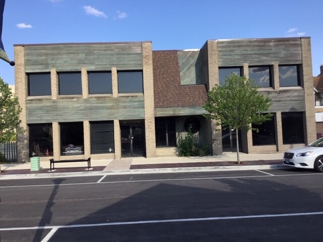 209 N Hale St, Wheaton, IL à vendre Photo du bâtiment- Image 1 de 1