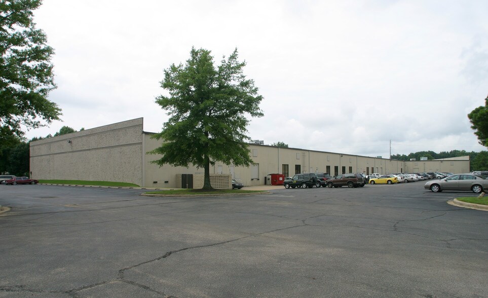 4450 S Mendenhall Rd, Memphis, TN à louer - Photo du bâtiment - Image 2 de 5