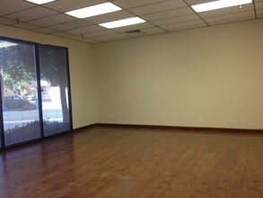 21828 Lassen St, Chatsworth, CA for lease Interior Photo- Image 2 of 4