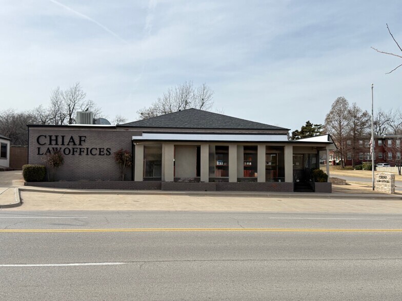1717 N Broadway Ave, Oklahoma City, OK for sale - Building Photo - Image 2 of 11