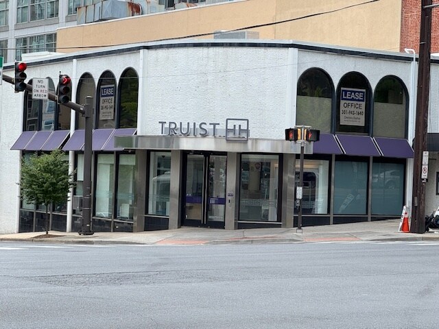 5420 Wisconsin Ave, Chevy Chase, MD à louer Photo du bâtiment- Image 1 de 3