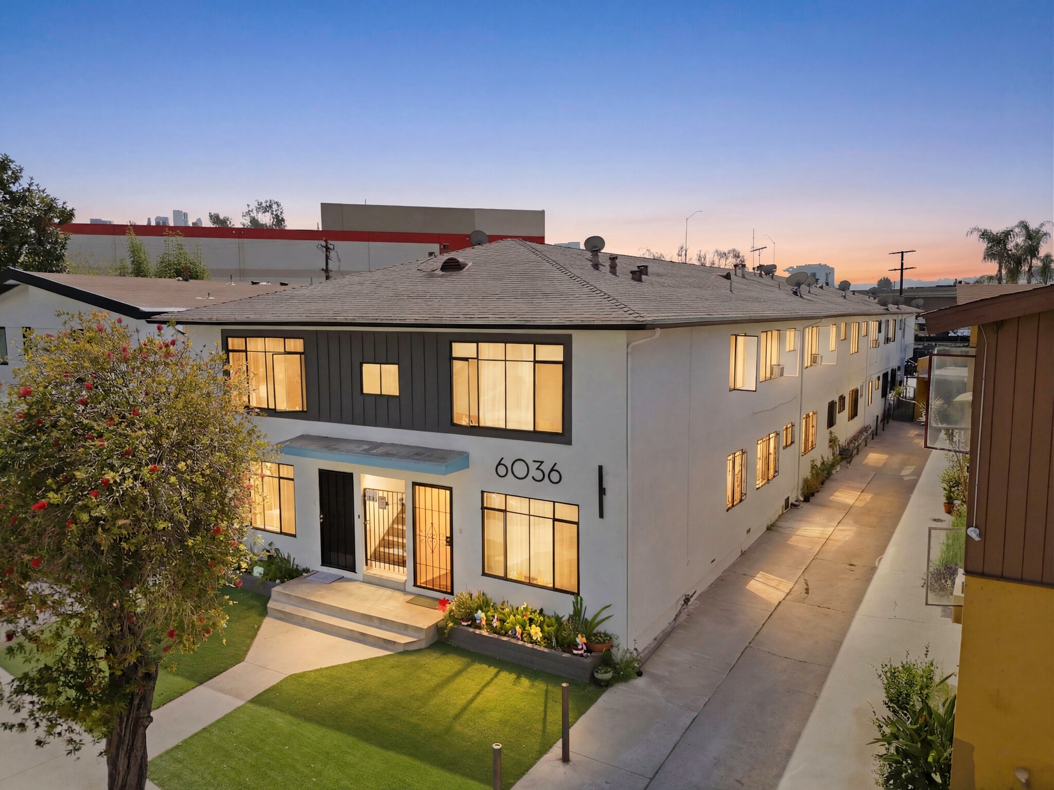 6036 Cadillac Ave, Los Angeles, CA à vendre Photo principale- Image 1 de 31