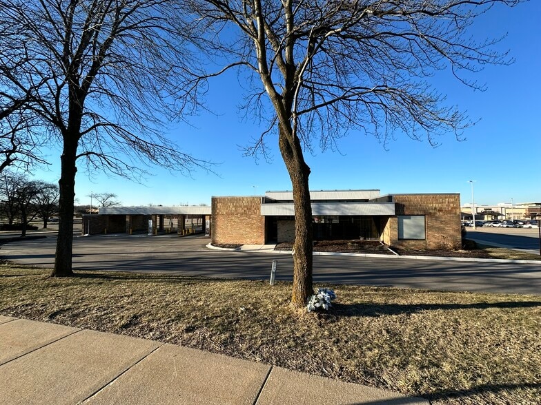 5510 W Saginaw Hwy, Lansing, MI for sale - Building Photo - Image 2 of 4