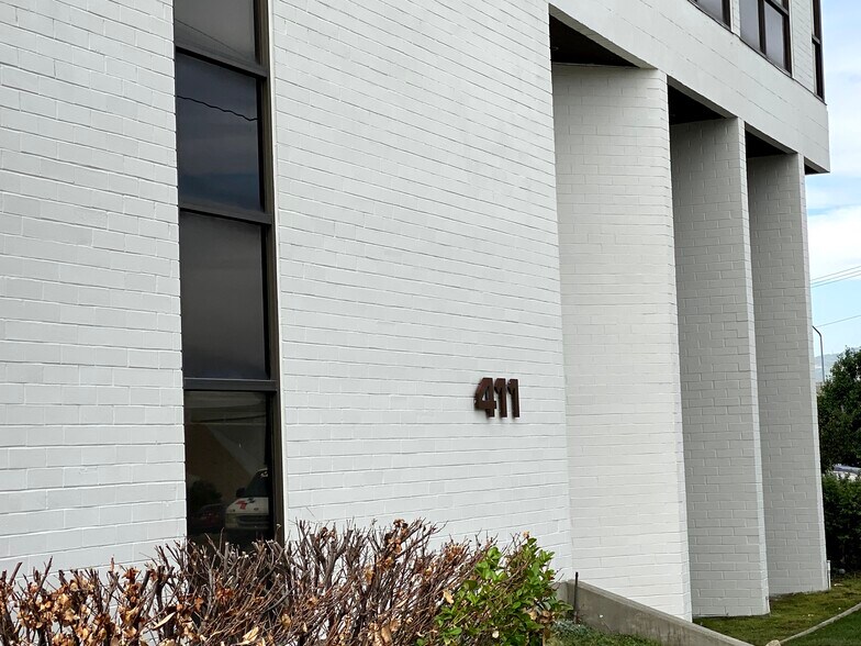 411 W 7200 S, Midvale, UT à louer - Photo du bâtiment - Image 3 de 6