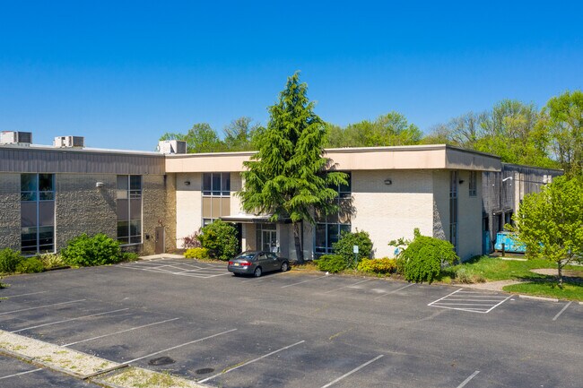 Plus de détails pour 1152 Marlkress Rd, Cherry Hill, NJ - Industriel à louer