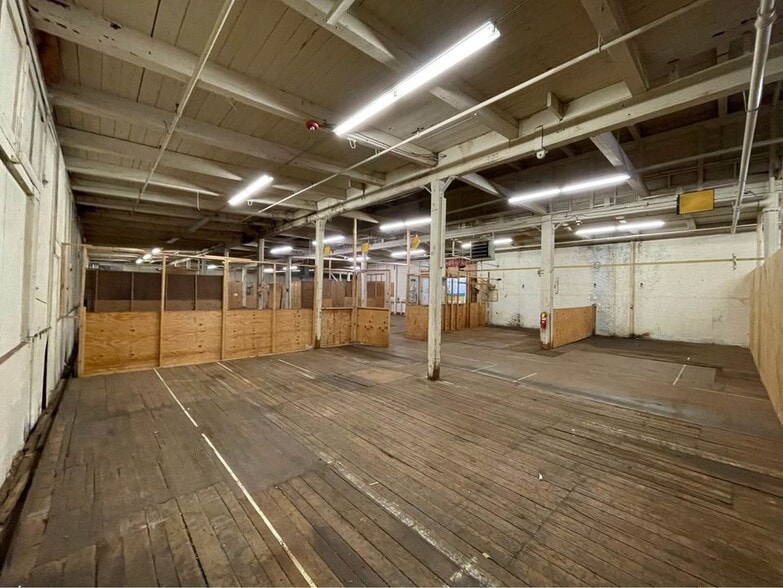 161 Reservation Rd, Hyde Park, MA for lease - Interior Photo - Image 1 of 34