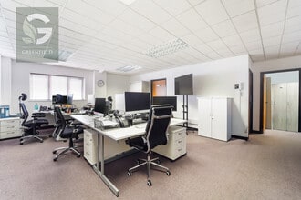 2 Davis Rd, Chessington for lease Interior Photo- Image 2 of 11