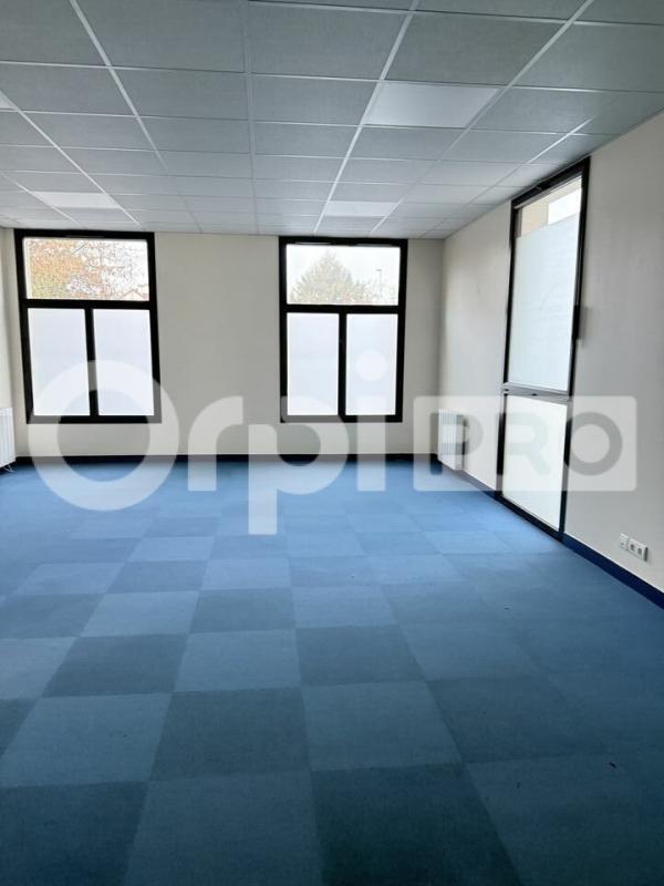 Office in Bures-sur-Yvette for lease Interior Photo- Image 1 of 6