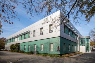 Plus de détails pour 100 Ring Rd W, Garden City, NY - Bureau à louer