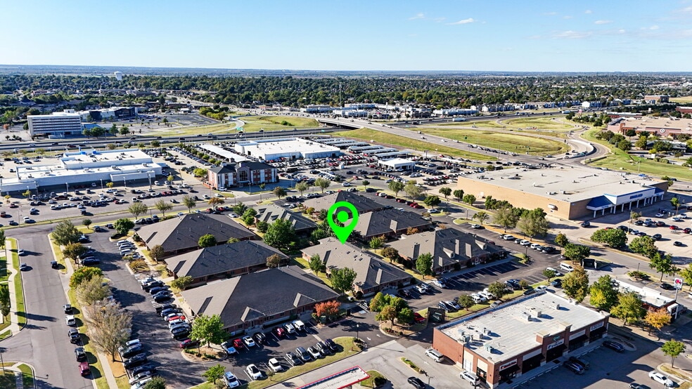 1006 24th Ave NW, Norman, OK à vendre - Photo du bâtiment - Image 2 de 67