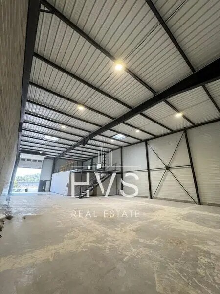 Flex in Gardanne for lease Interior Photo- Image 1 of 5