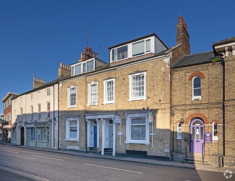 8 The Crescent, Spalding for lease - Primary Photo - Image 1 of 1