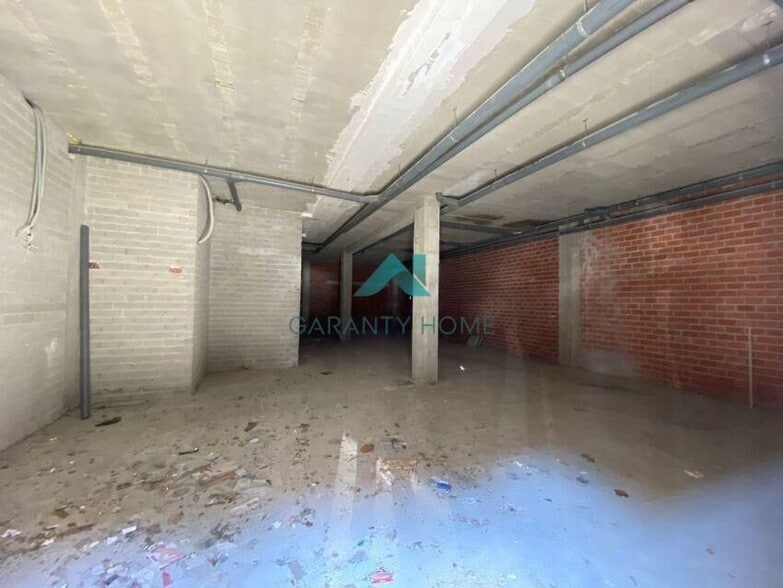 Retail in Torrelavega, Cantabria for sale - Interior Photo - Image 2 of 17